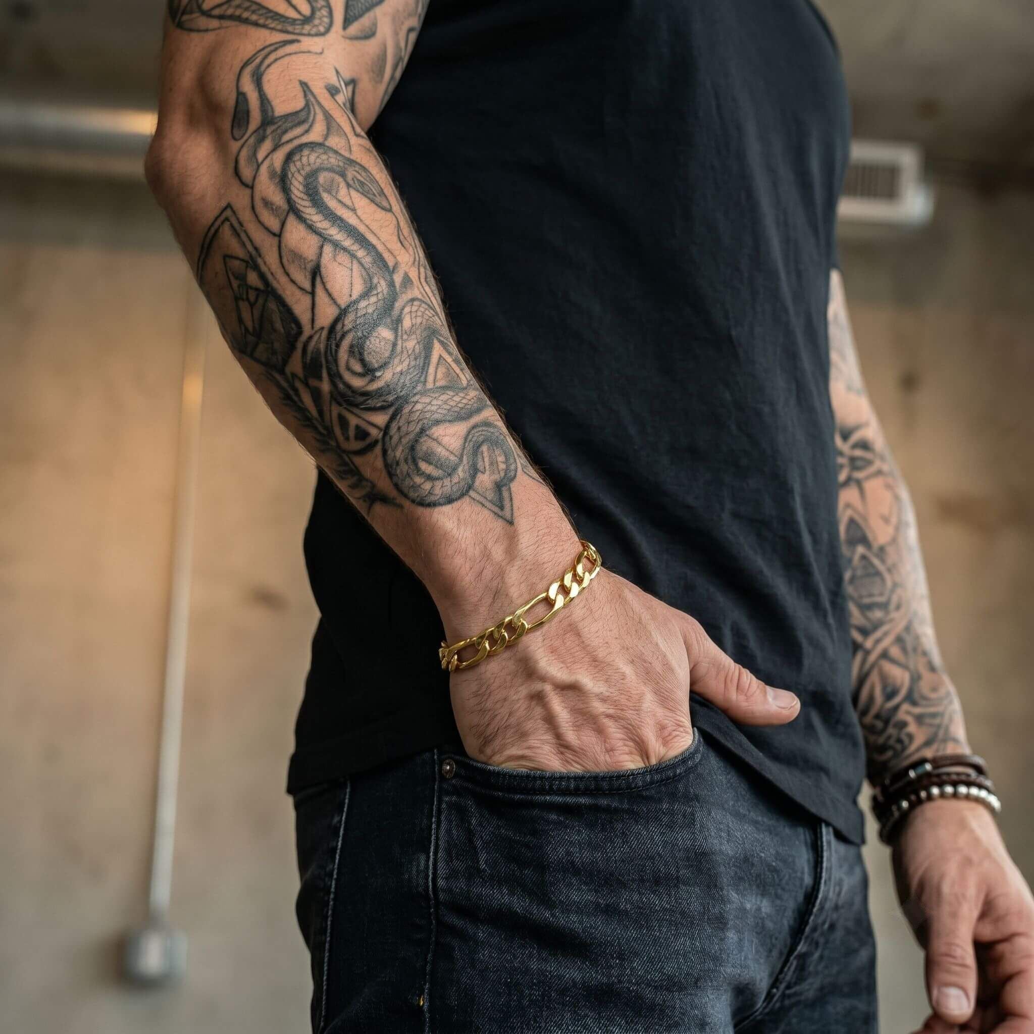 MATZZO 6.5mm Mens figaro gold bracelet on men arm