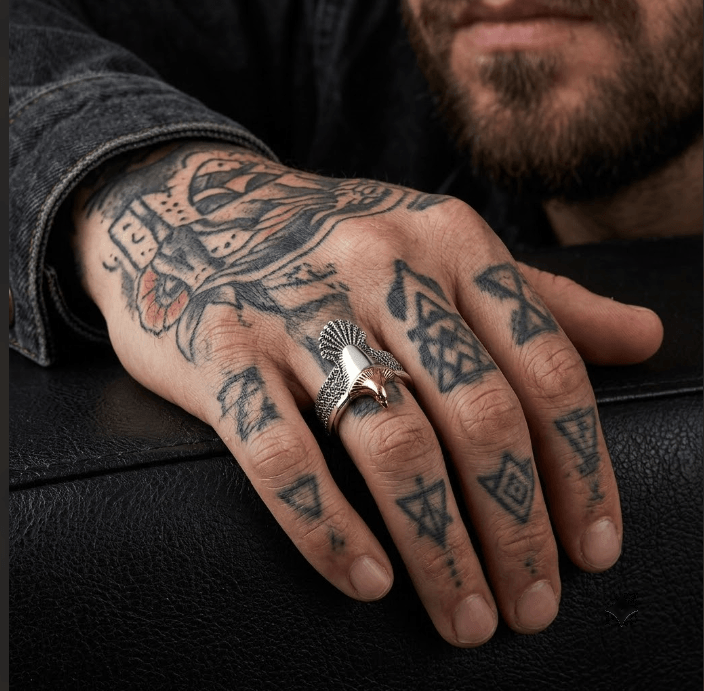 MATZZO Talon ring on men