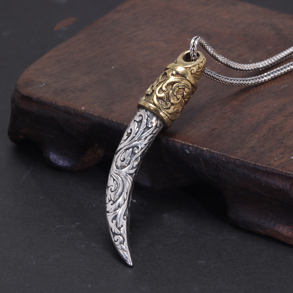 Carnivore Pendant | 925 Silver.