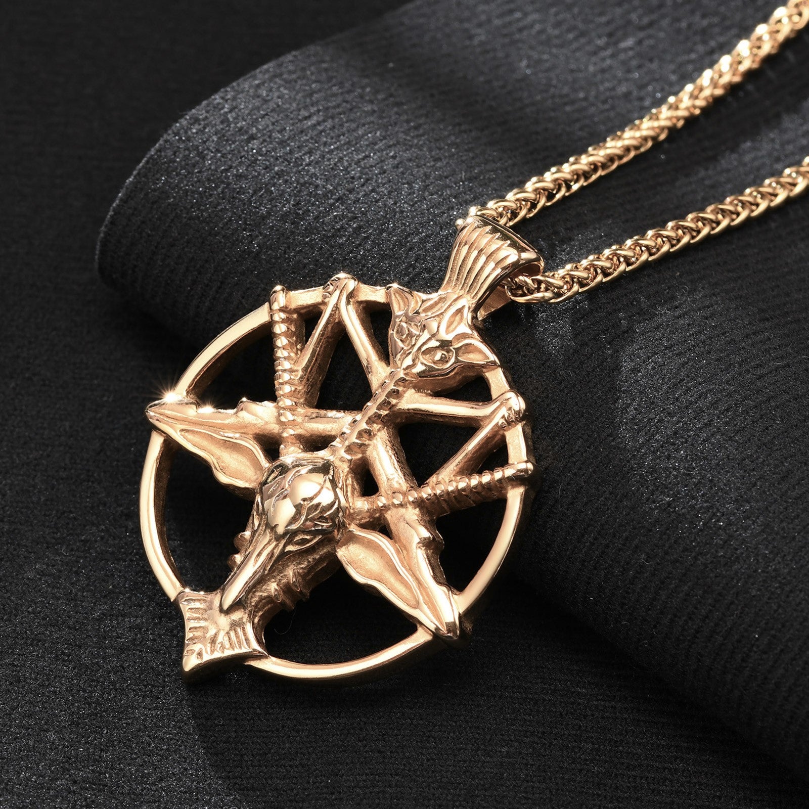 Piety Pendant | Gold.