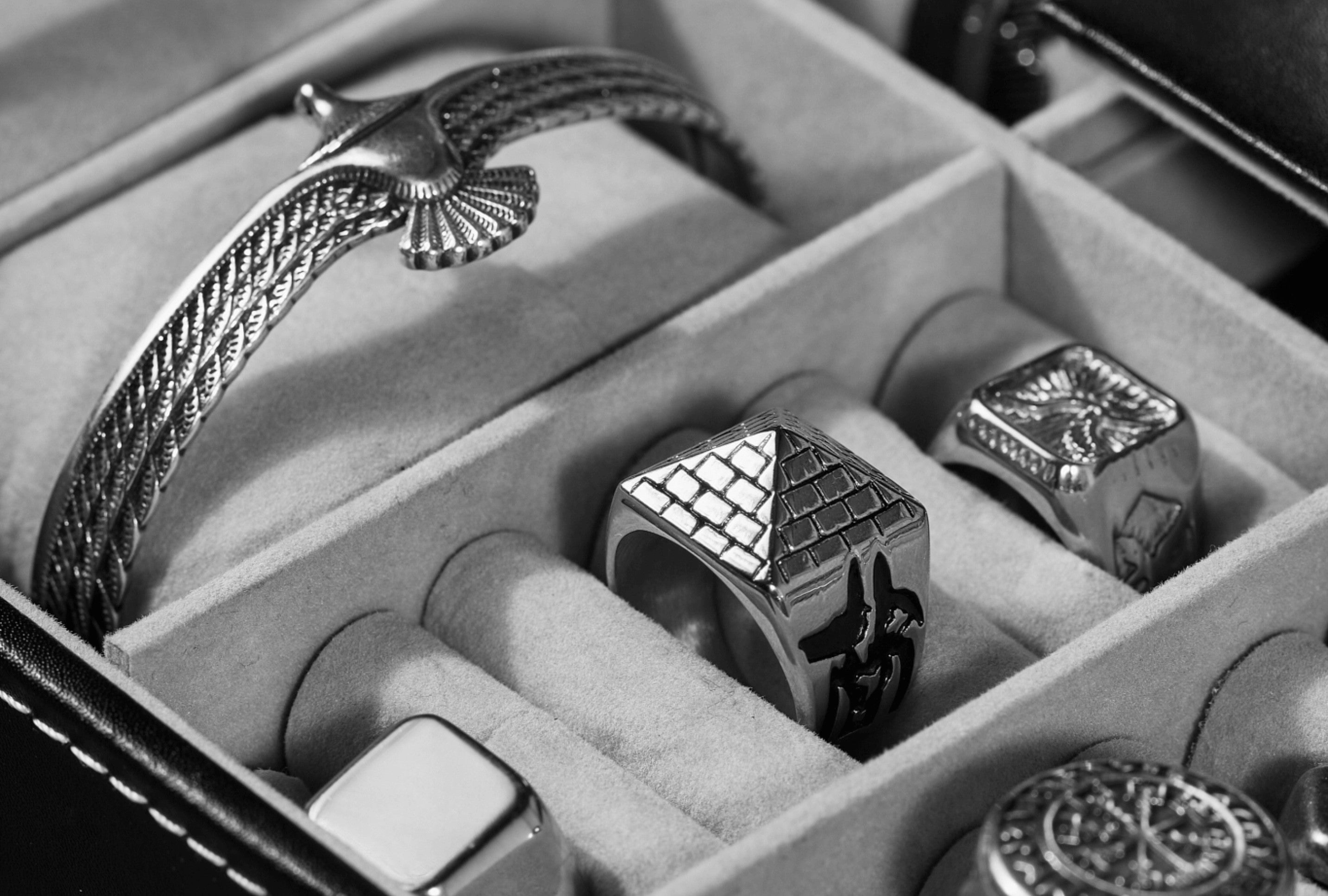 The Ultimate Guide to Men's Jewelry Styles